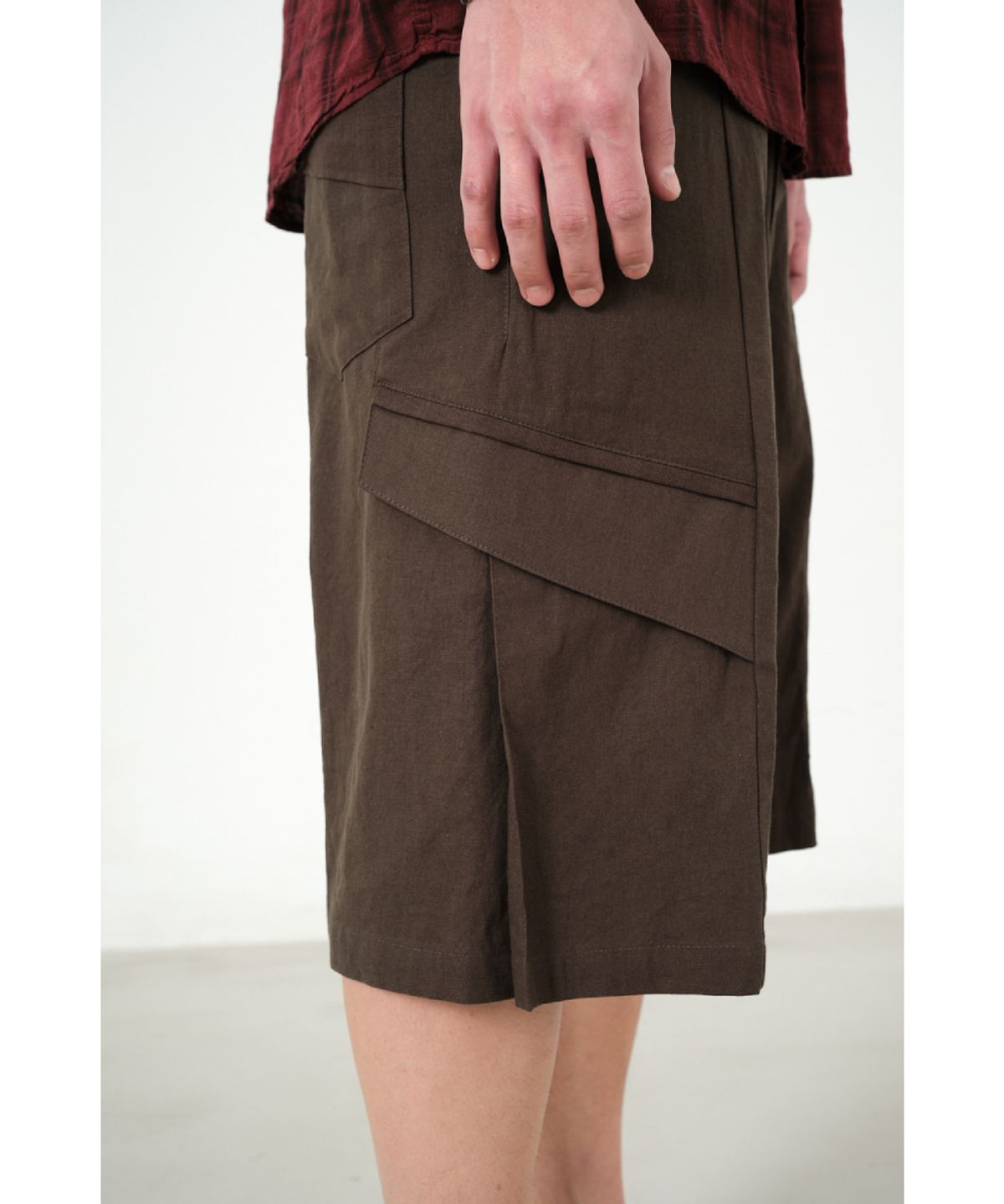 해칭룸(HATCHINGROOM) Flap Shorts Mud Brown