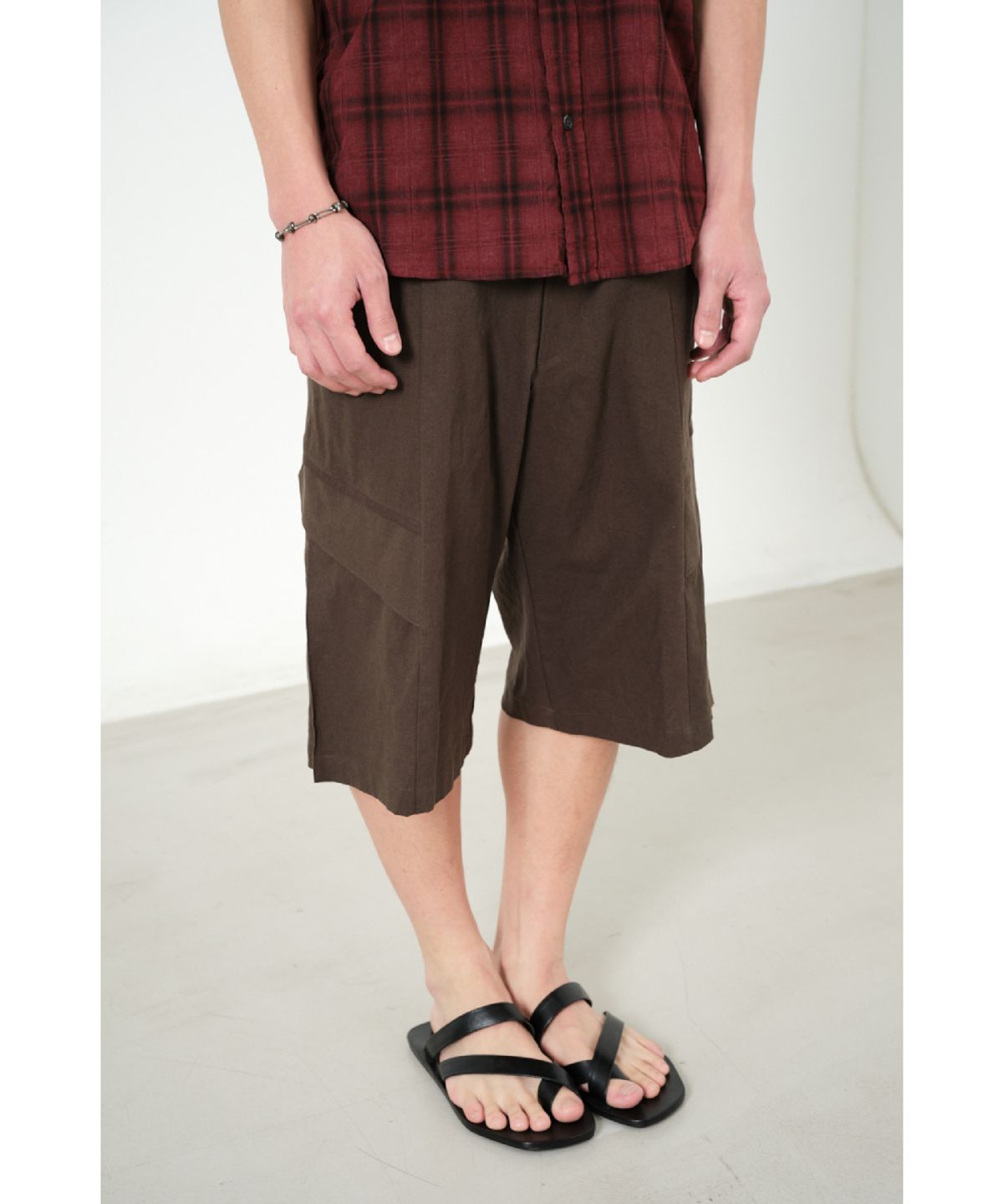 해칭룸(HATCHINGROOM) Flap Shorts Mud Brown