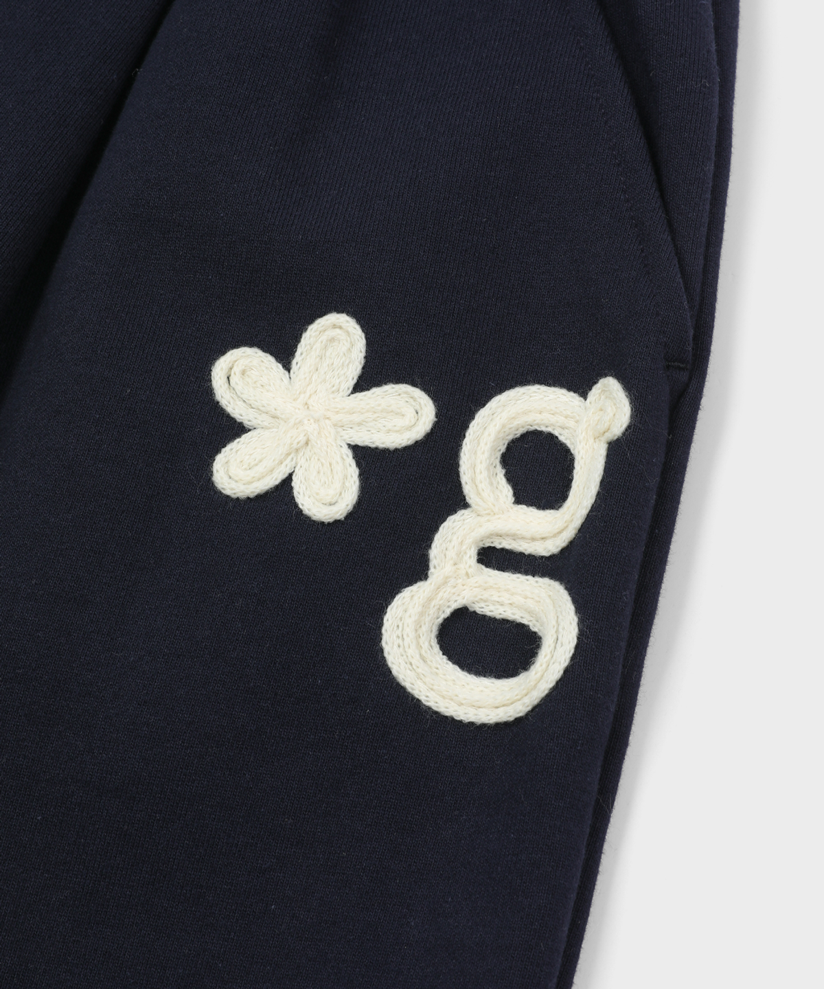 글런든(GRUNDEN) HAND WORK SWEATSHORTS (INK NAVY)