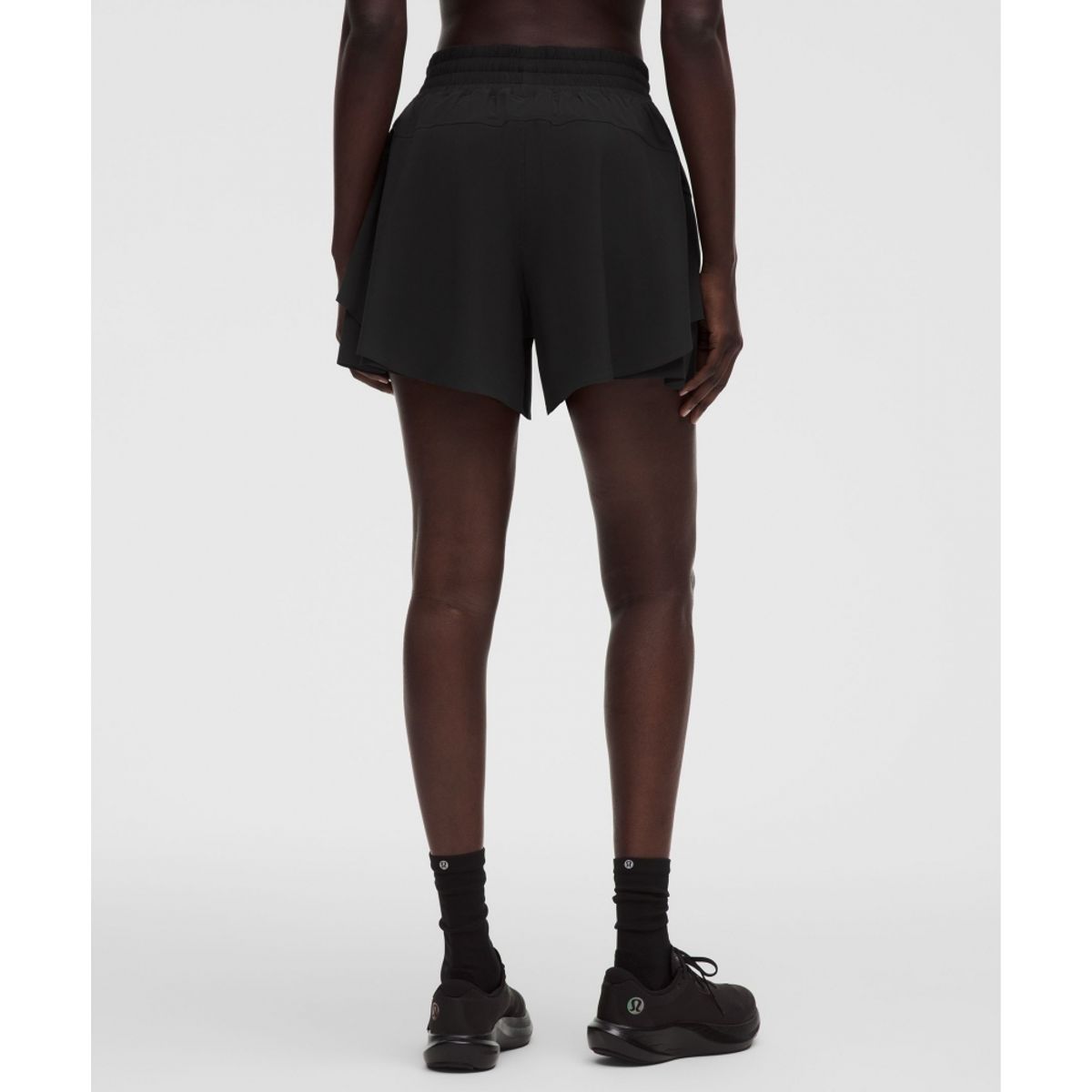 룰루레몬(LULULEMON) 셰이크 잇 아웃 하이라이즈 러닝 쇼츠 4inch  BLK