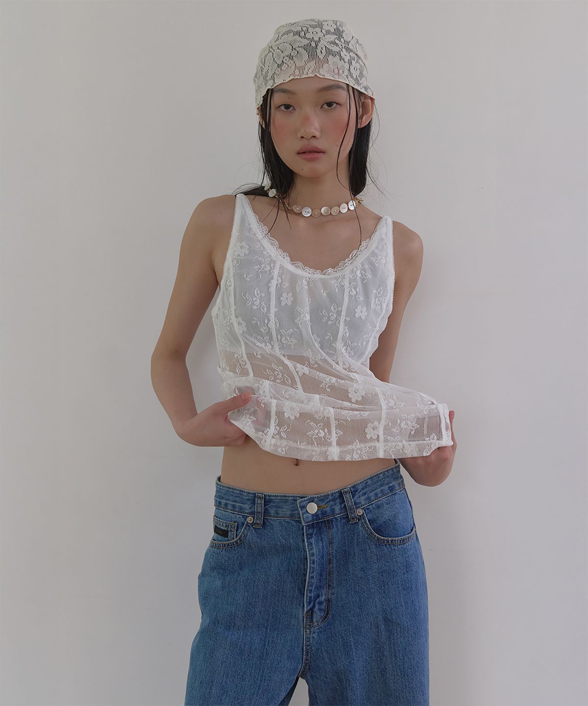 론크(LONQUE) SHEER LACE SLEEVELESS CAMI TOP (WHITE)