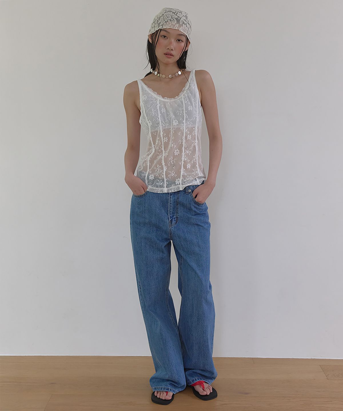 론크(LONQUE) SHEER LACE SLEEVELESS CAMI TOP (WHITE)