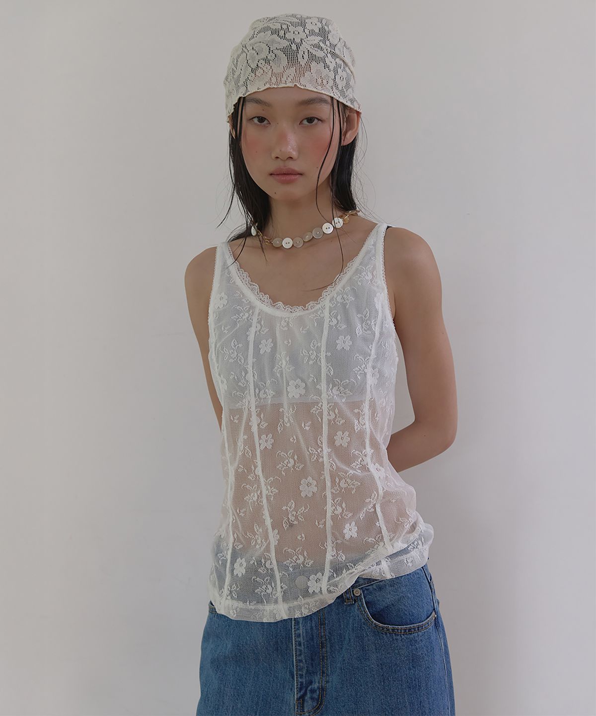 론크(LONQUE) SHEER LACE SLEEVELESS CAMI TOP (WHITE)