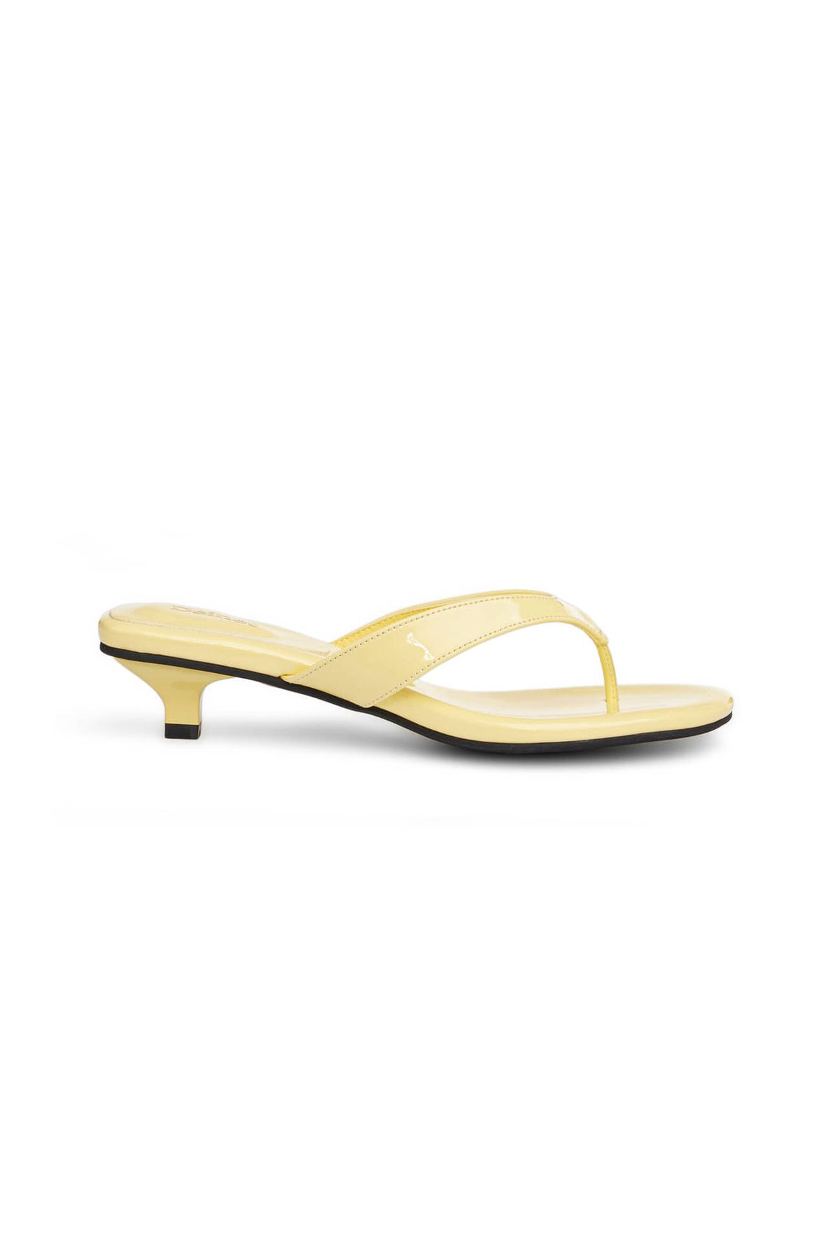 다이닛(DEINET) ENAMEL FLIP FLOP IN LIGHT YELLOW