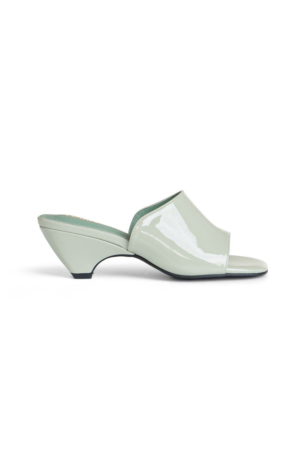다이닛(DEINET) ENAMEL SLIPPERS IN MINT
