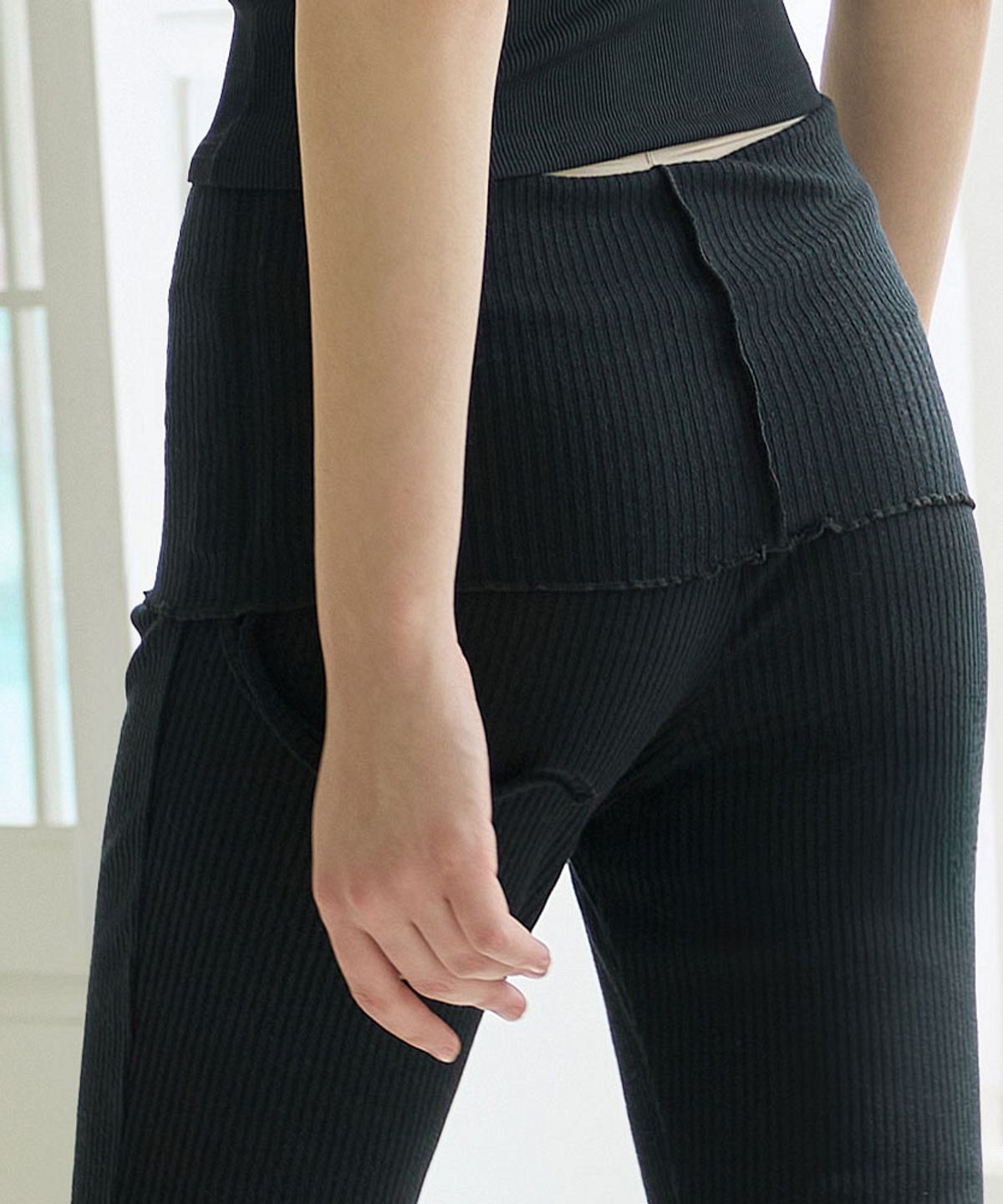 데비웨어(DEVIWEAR) 비비아나 셔링 롱팬츠 DEVI-B0098-블랙