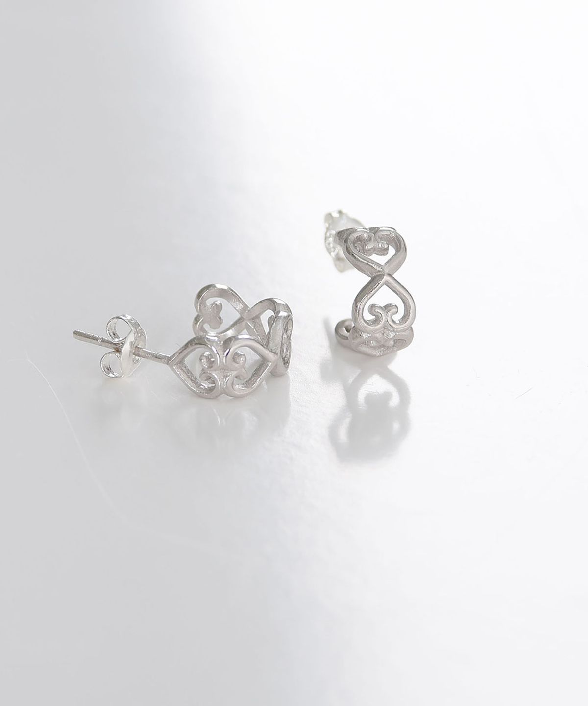 러브트릭스(LOVETRIX) Heart lace earring