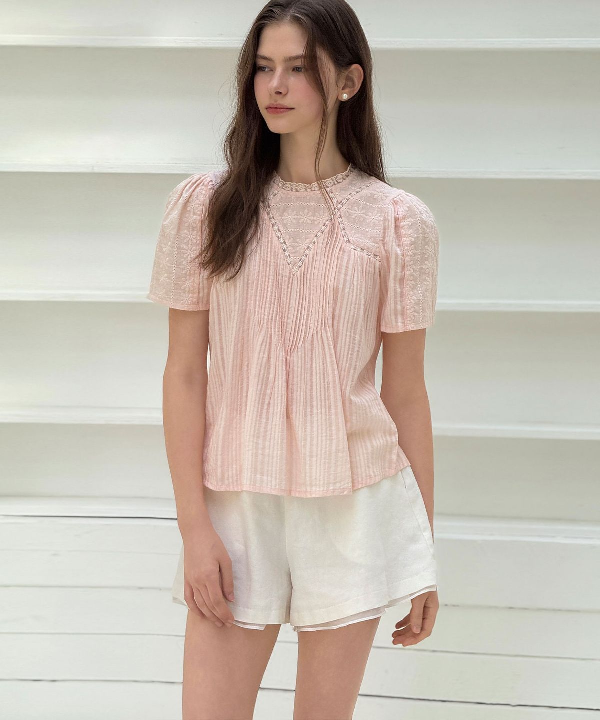 로트르드민(LAUTREDE MIN) Letter Pink Blouse