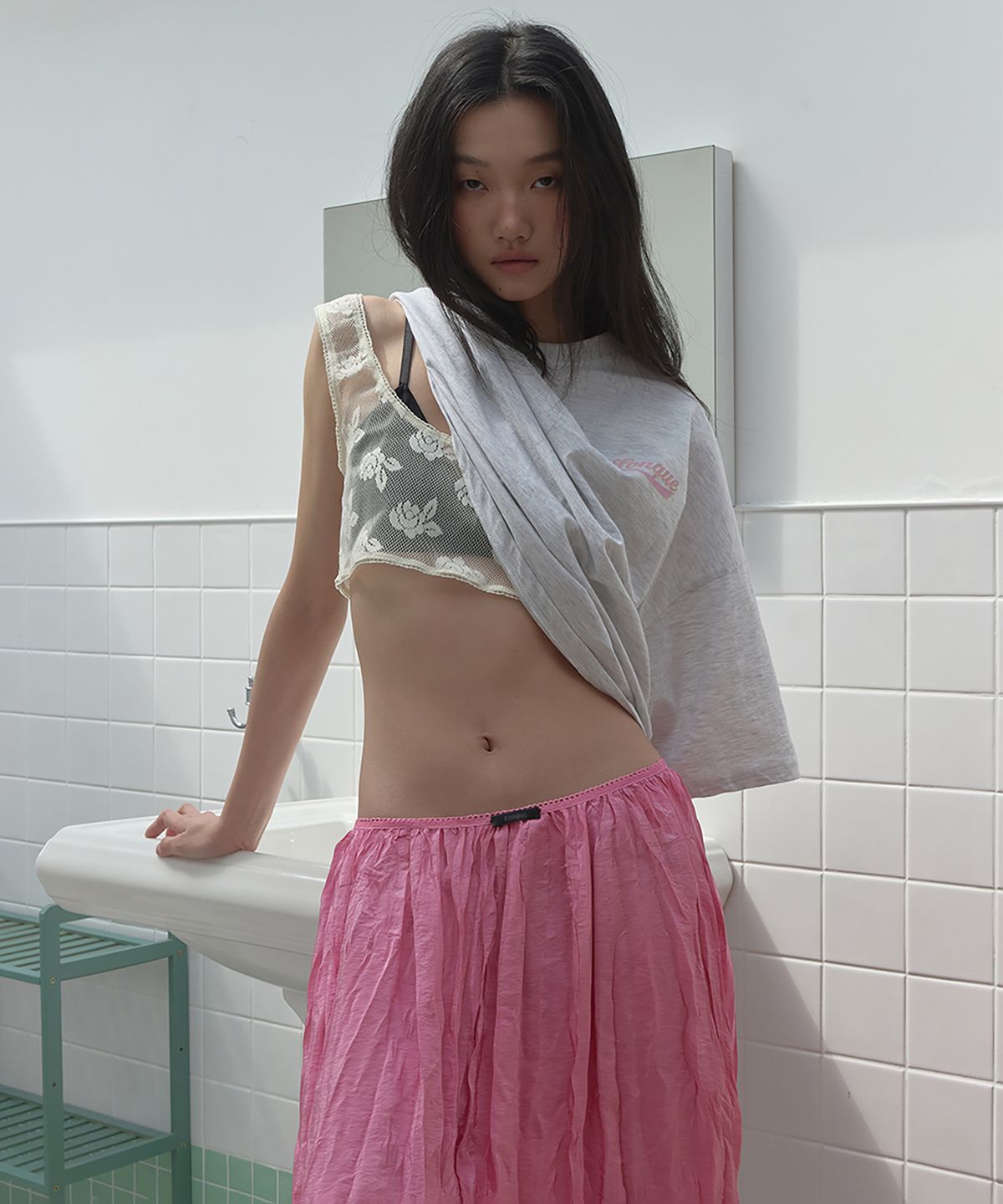 론크(LONQUE) ROSE LACE LAYERED BUSTIER TOP (CREAM)