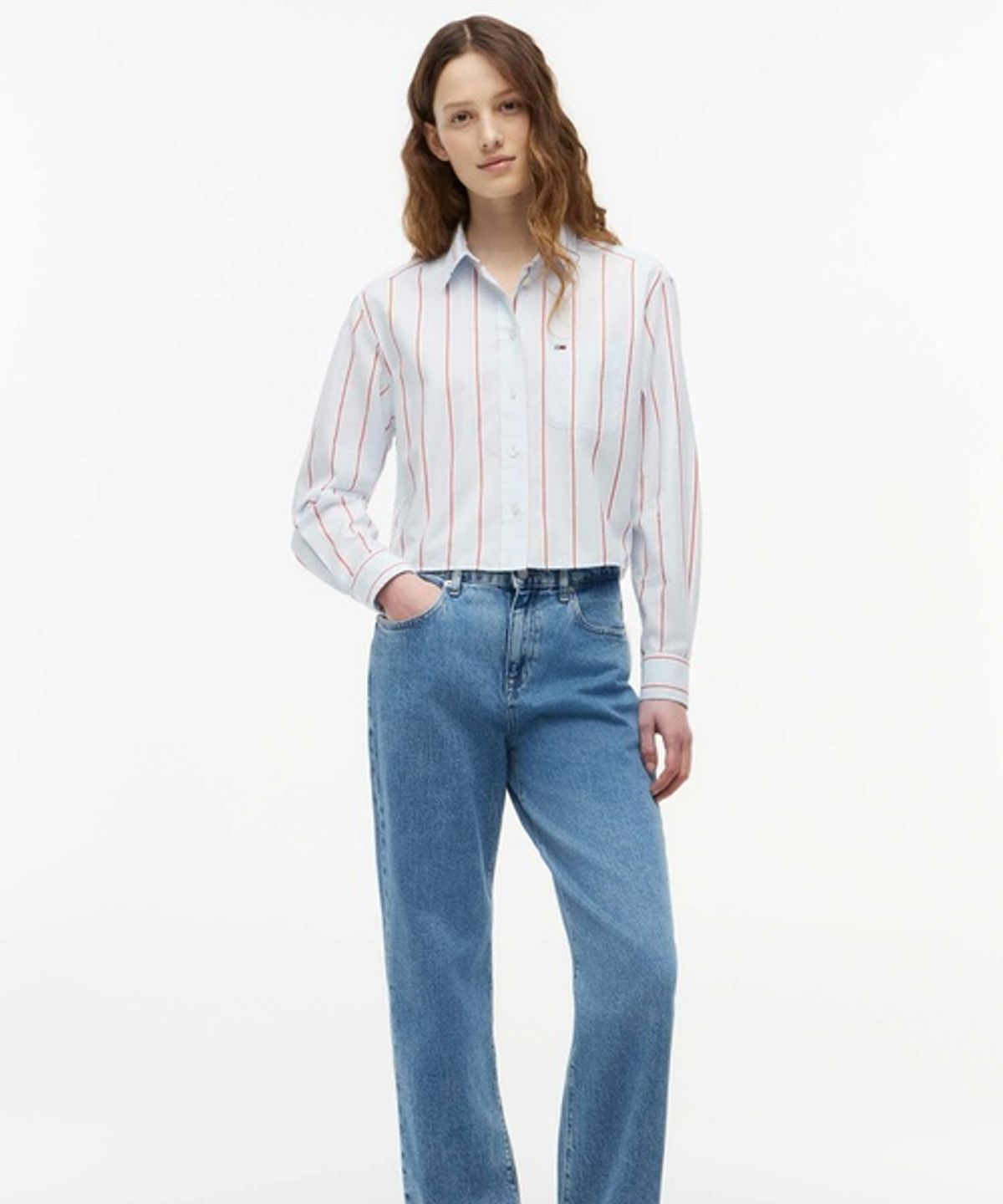 타미진스(TOMMY JEANS) 릴렉스 크롭 셔츠 (T32G6WSH20TWT10A8)