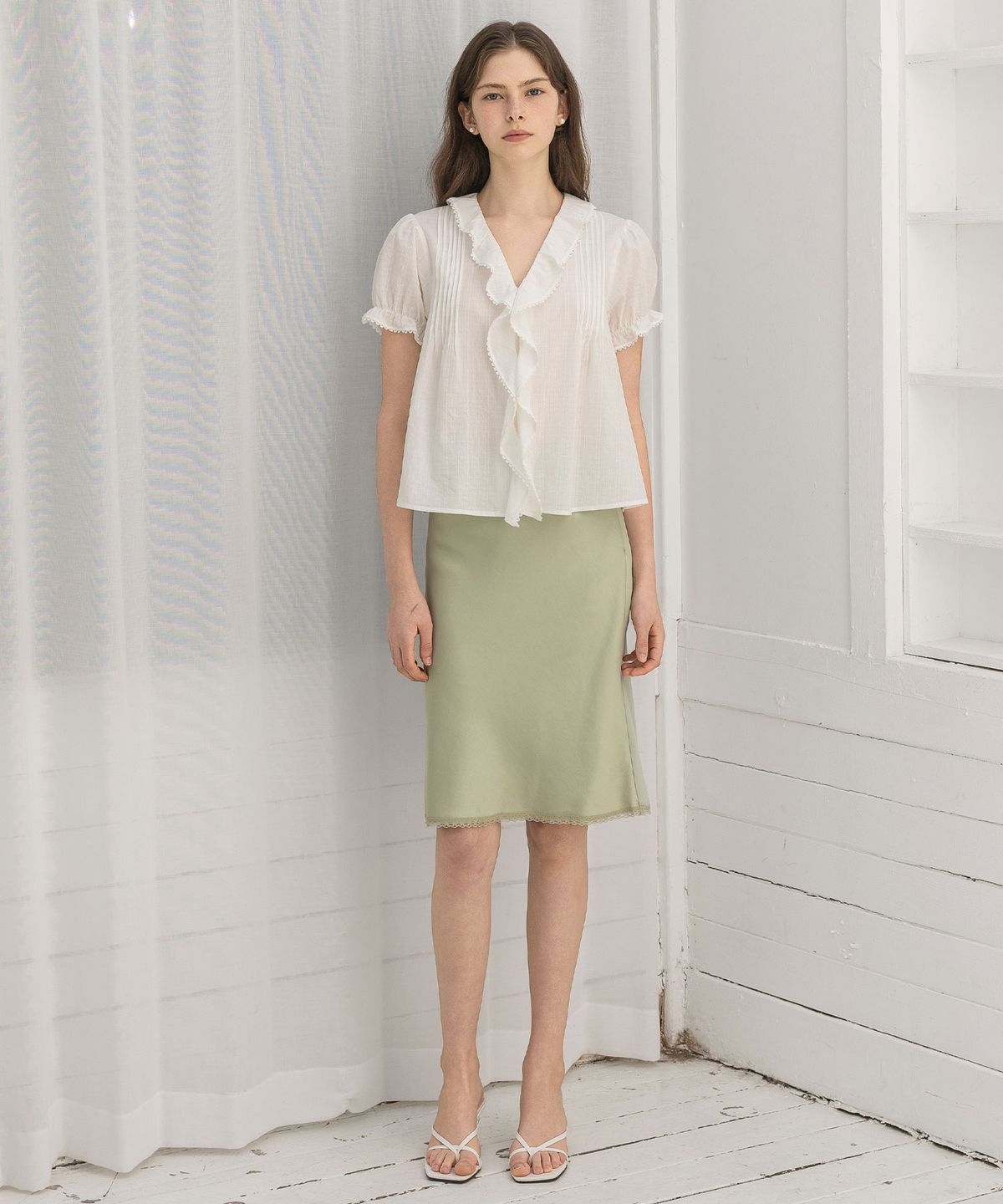 로트르드민(LAUTREDE MIN) Satin midi lace Sage green skirt