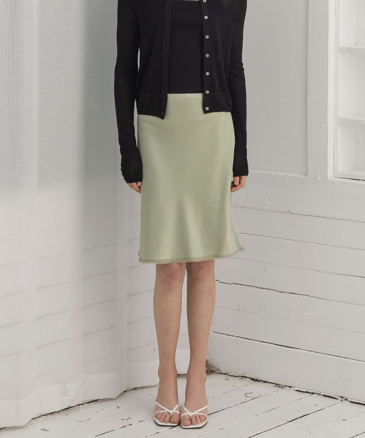 로트르드민(LAUTREDE MIN) Satin midi lace Sage green skirt