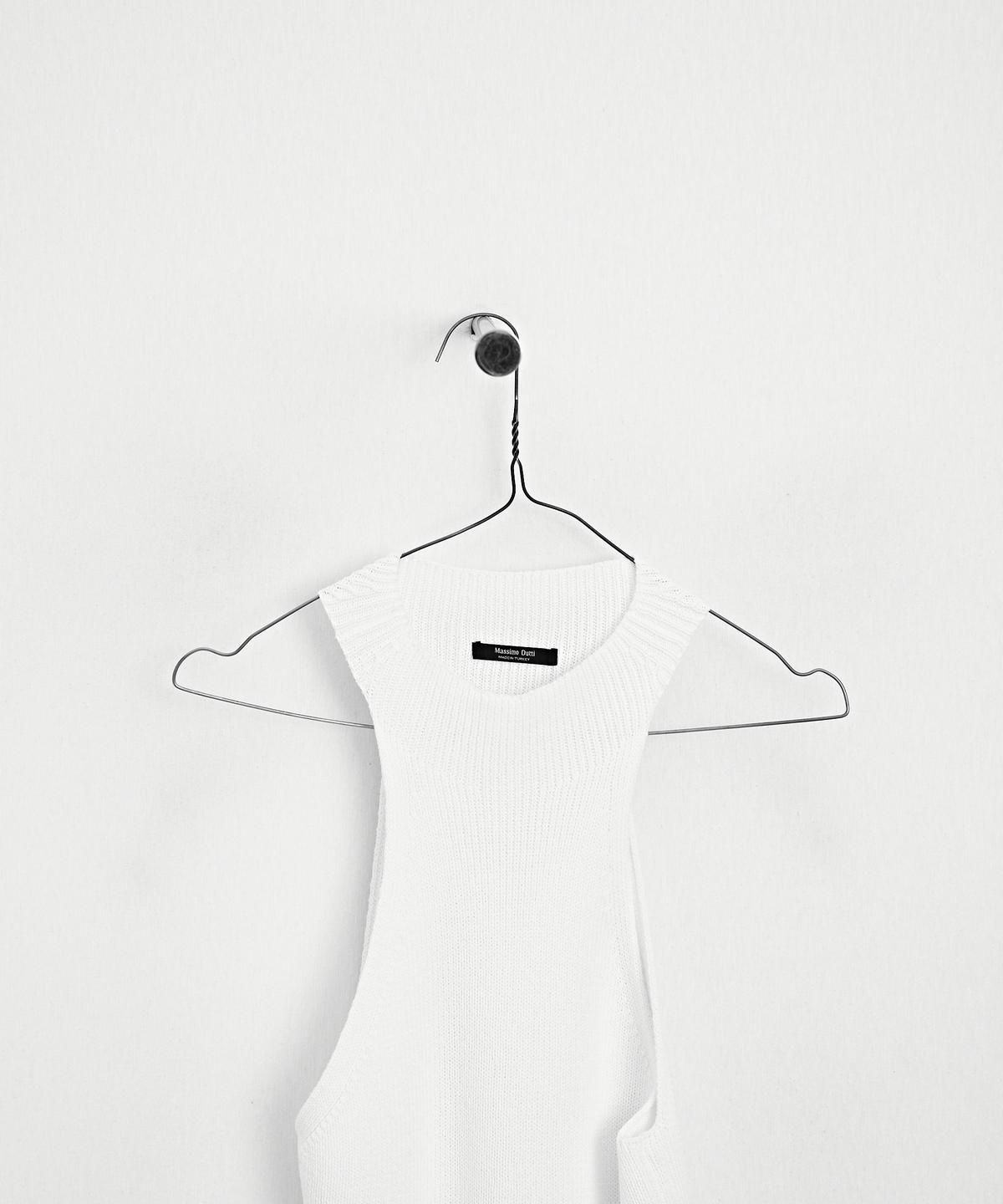 마시모두띠(MASSIMO DUTTI) 코튼 블렌드 립 디테일 홀터넥 탑