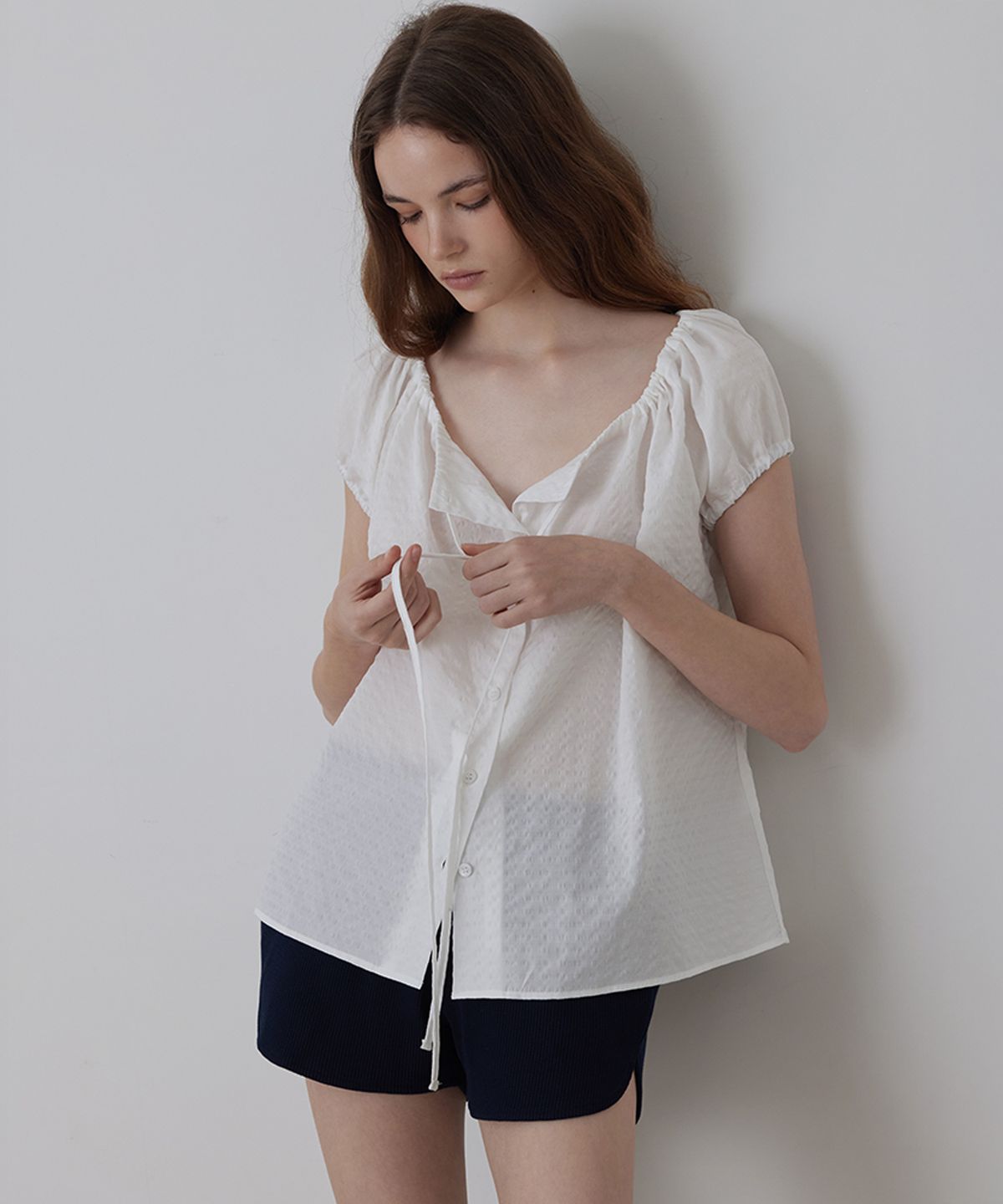 퀸스래빗(Q'SRB) String Shirring Check Puff Blouse_Khaki_2colors