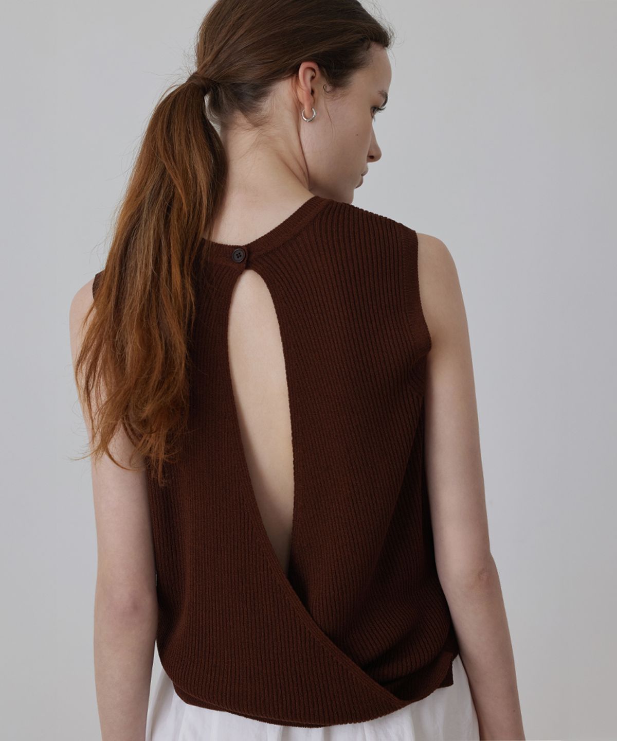 퀸스래빗(Q'SRB) Linen Wrap-Back Sleeveless Knit Vest
