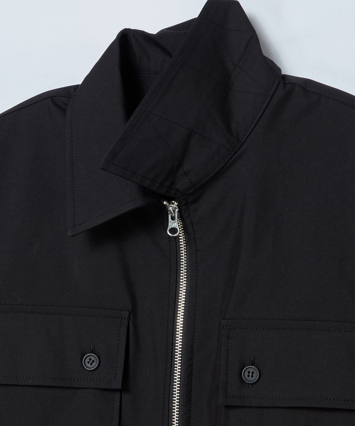 비욘드클로젯(BEYOND CLOSET) [COLLECTION LINE] 럭스 가먼츠 페브릭 포켓 집업 셔츠 블랙