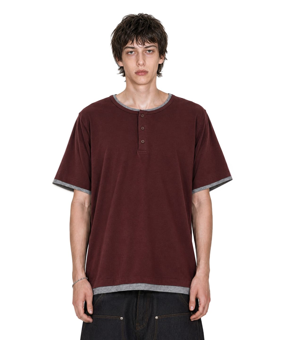 아이돈워너셀(IDWS) Layered Henley Neck T-Shirt Burgundy