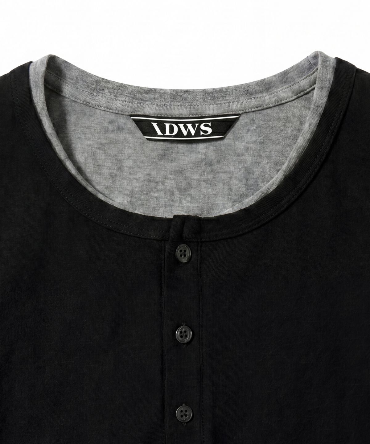 아이돈워너셀(IDWS) Layered Henley Neck T-Shirt Black