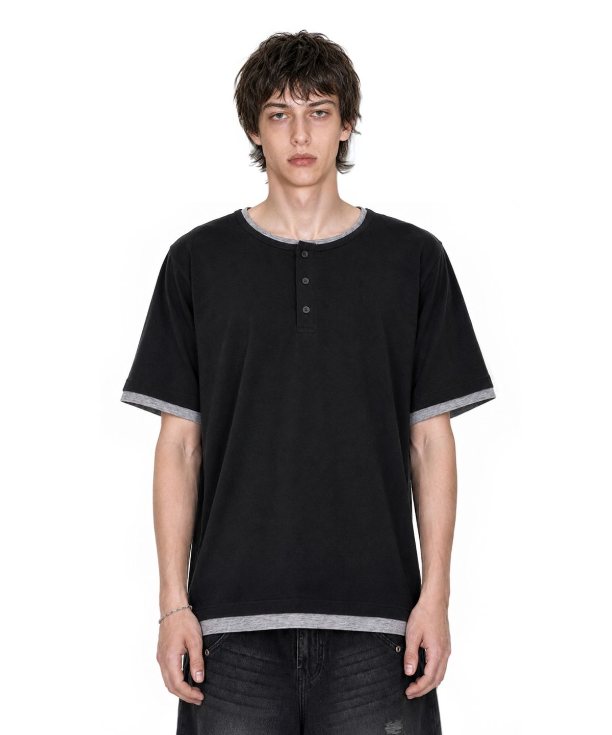 아이돈워너셀(IDWS) Layered Henley Neck T-Shirt Black