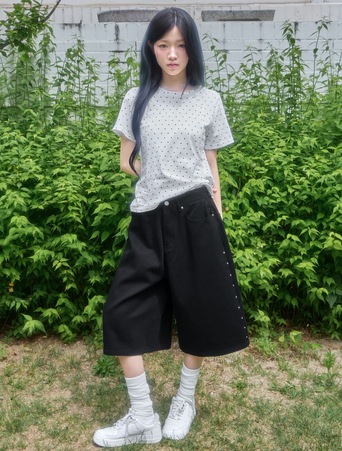 루프(LOOXP) 서클 스터드 백포켓 데님 버뮤다 팬츠 블랙