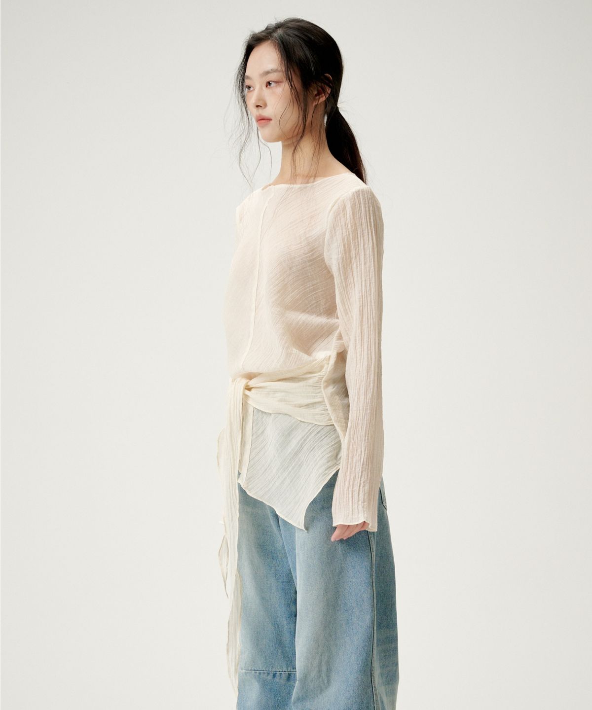 린테(LYNTE) 링클웨이스트 블라우스 아이보리