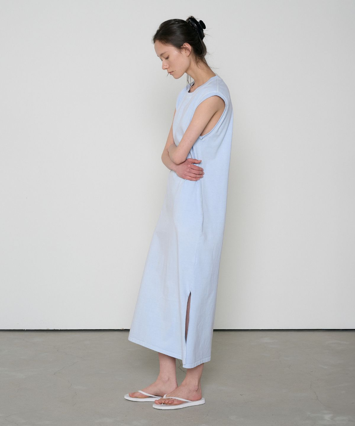 정감 스튜디오(JEONGGAM STUDIOS) Pigment Dyed Cut Off Sleeveless Long Dress_2 Color