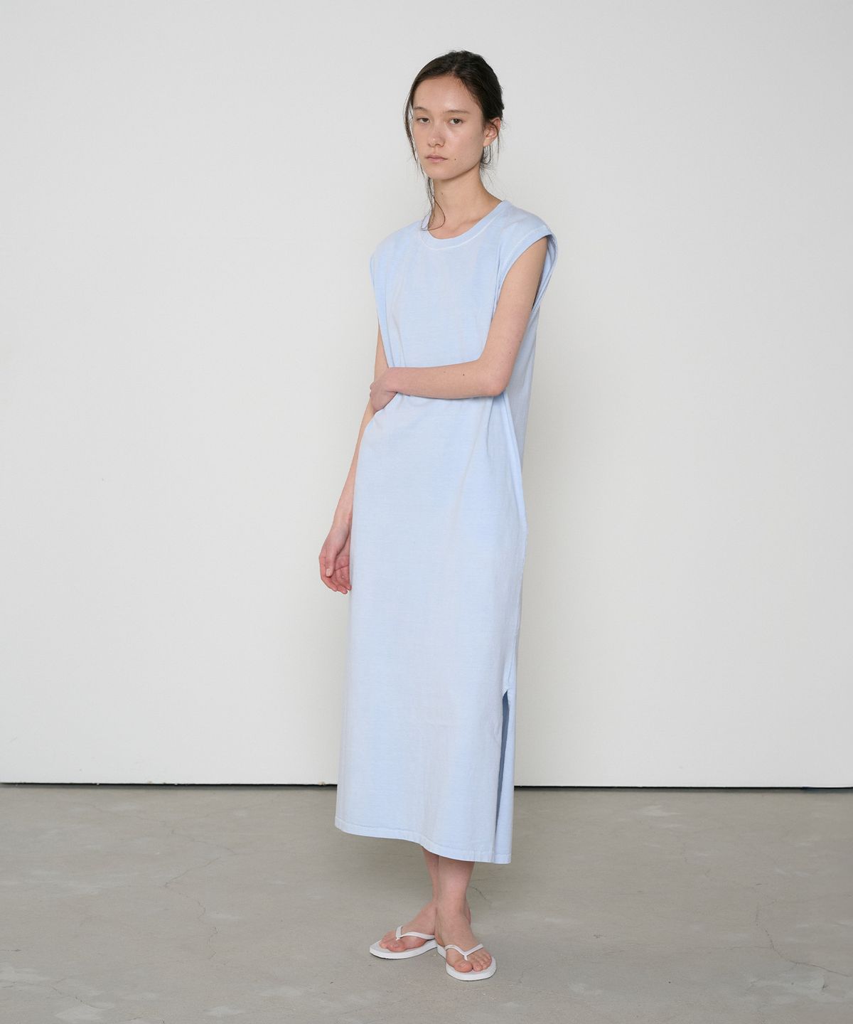정감 스튜디오(JEONGGAM STUDIOS) Pigment Dyed Cut Off Sleeveless Long Dress_2 Color