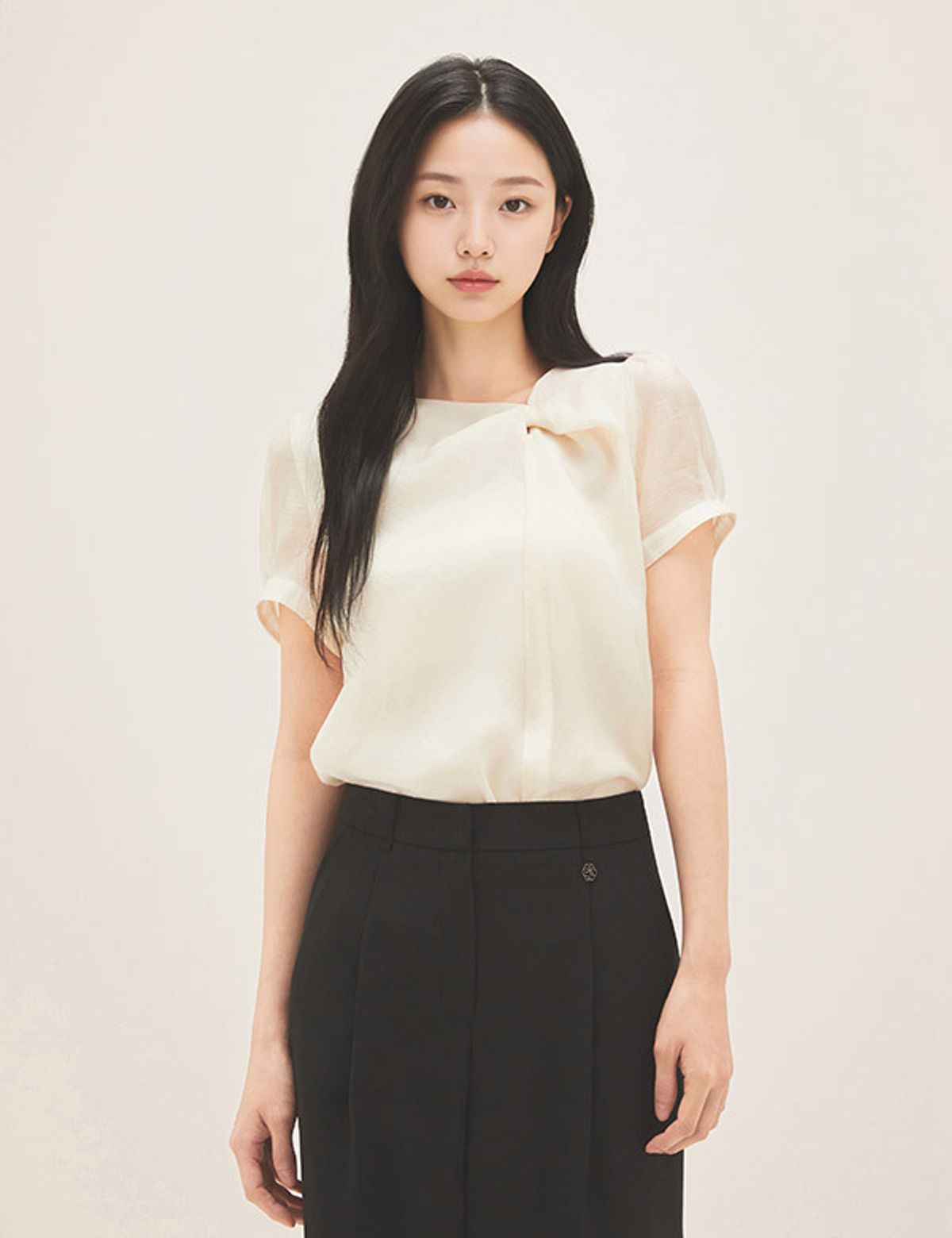 로엠(ROEM) 꼬임 블라우스 RMBLG26ST2