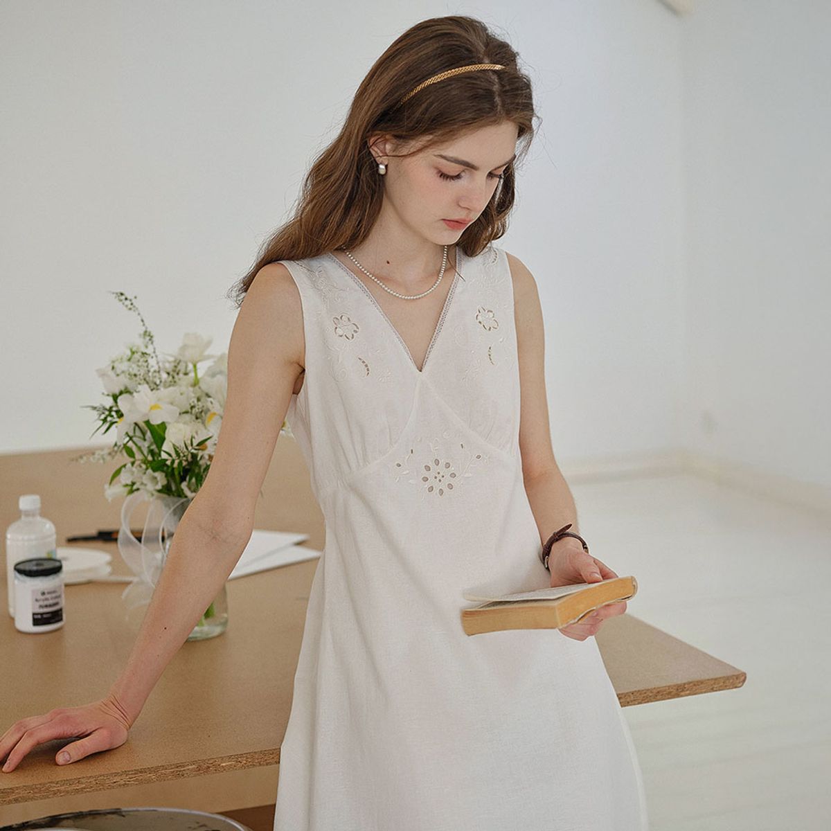 심플레트로(SIMPLE RETRO) SR_Feminine white camisole dress