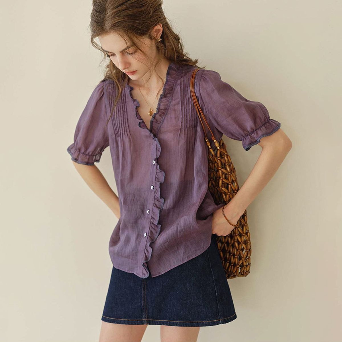 심플레트로(SIMPLE RETRO) SR_Ruffled collar short-sleeve blouse