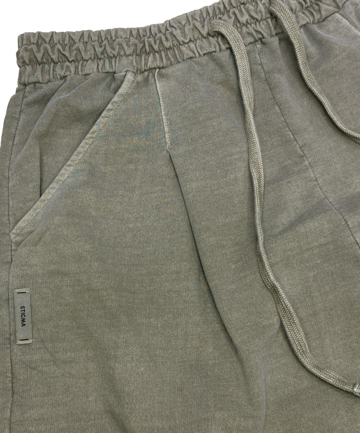 스티그마(STIGMA) RAW-CUT PIGMENT BURMUDA PANTS KHAKI
