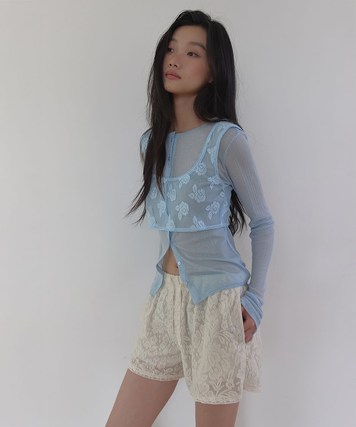 론크(LONQUE) FLORAL LACE BANDING SHORTS (IVORY)