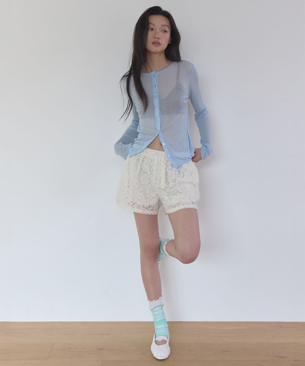 론크(LONQUE) FLORAL LACE BANDING SHORTS (IVORY)