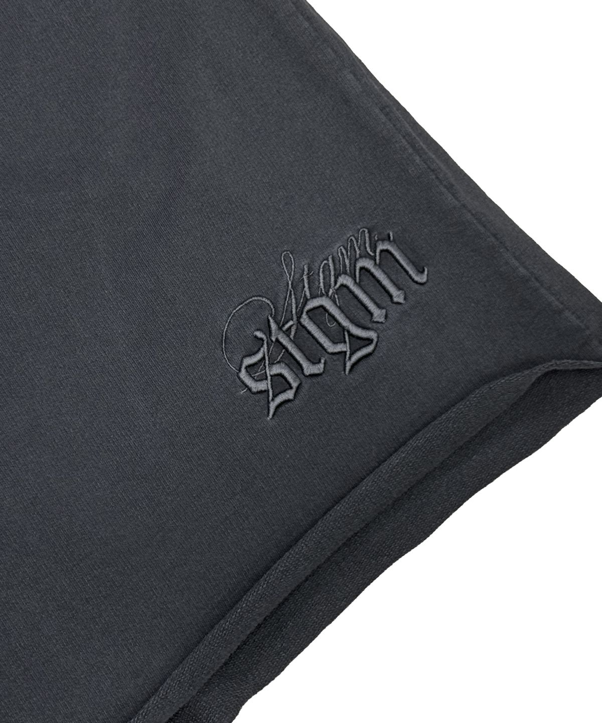 스티그마(STIGMA) RAW-CUT PIGMENT BURMUDA PANTS CHARCOAL