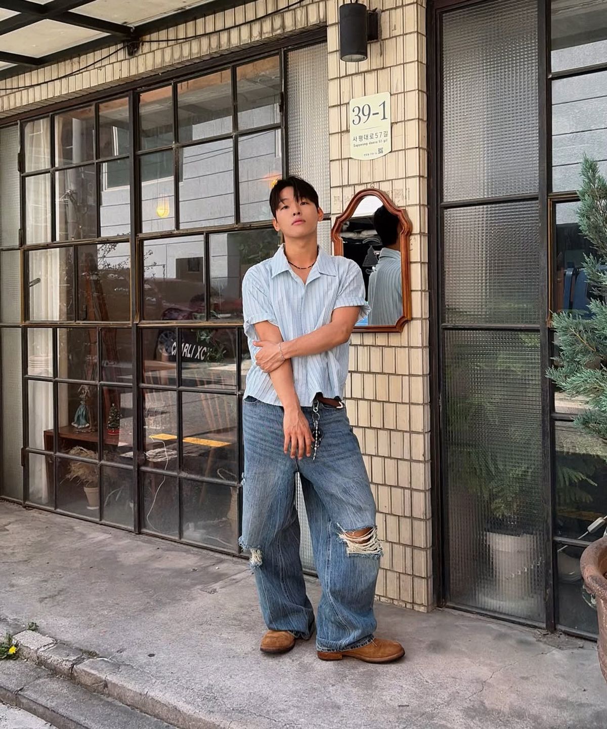 빌리언트(BILLIANT) 레이어드 스트라이프 크롭 셔츠_블랙