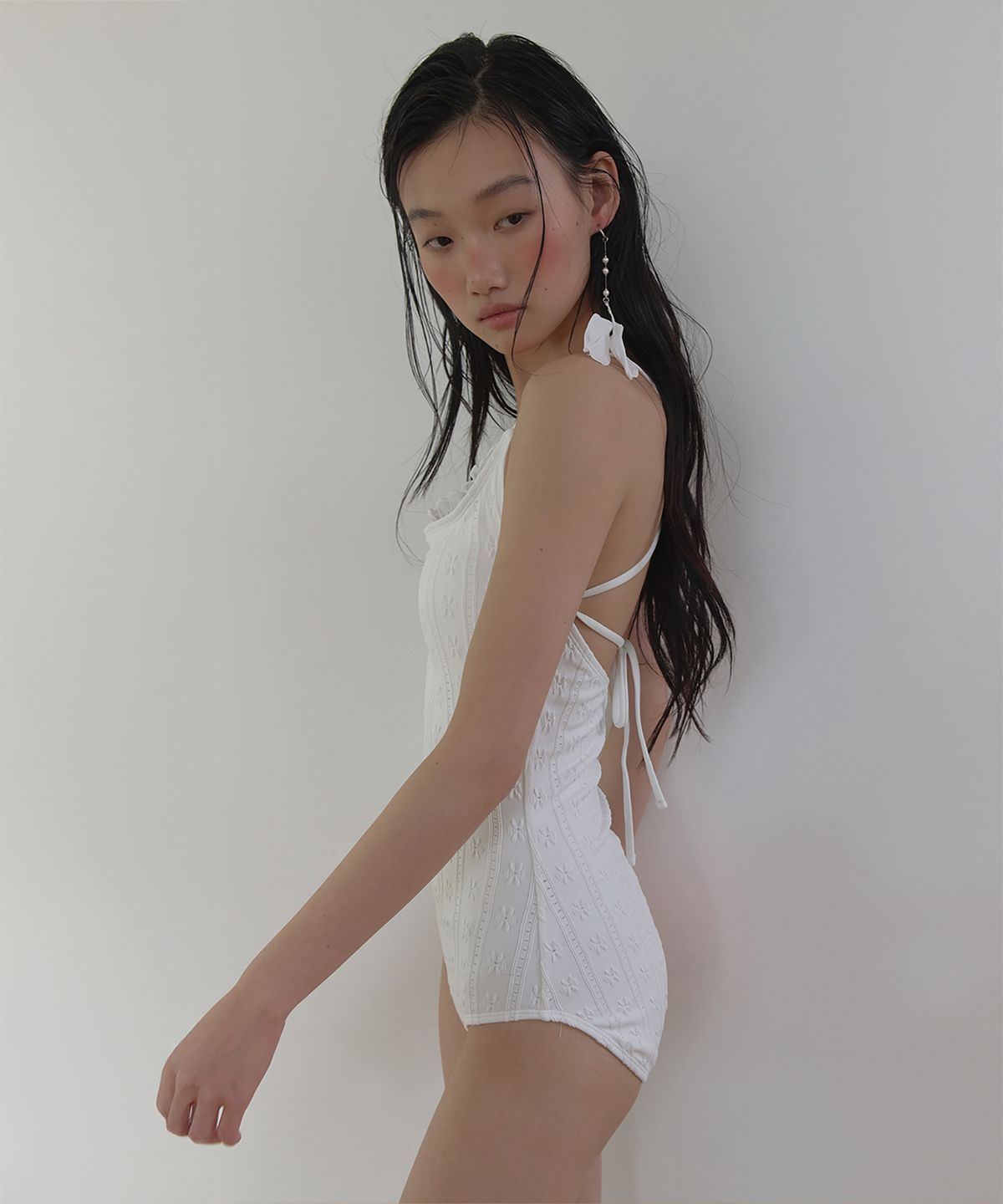 론크(LONQUE) FLORAL LACE SWIMSUIT (WHITE)