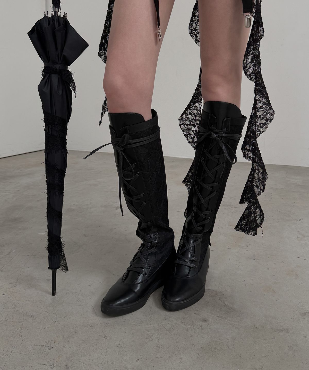 이크닉(IHCNIK) [X ODOR] Lace Ribbon Rain Boots