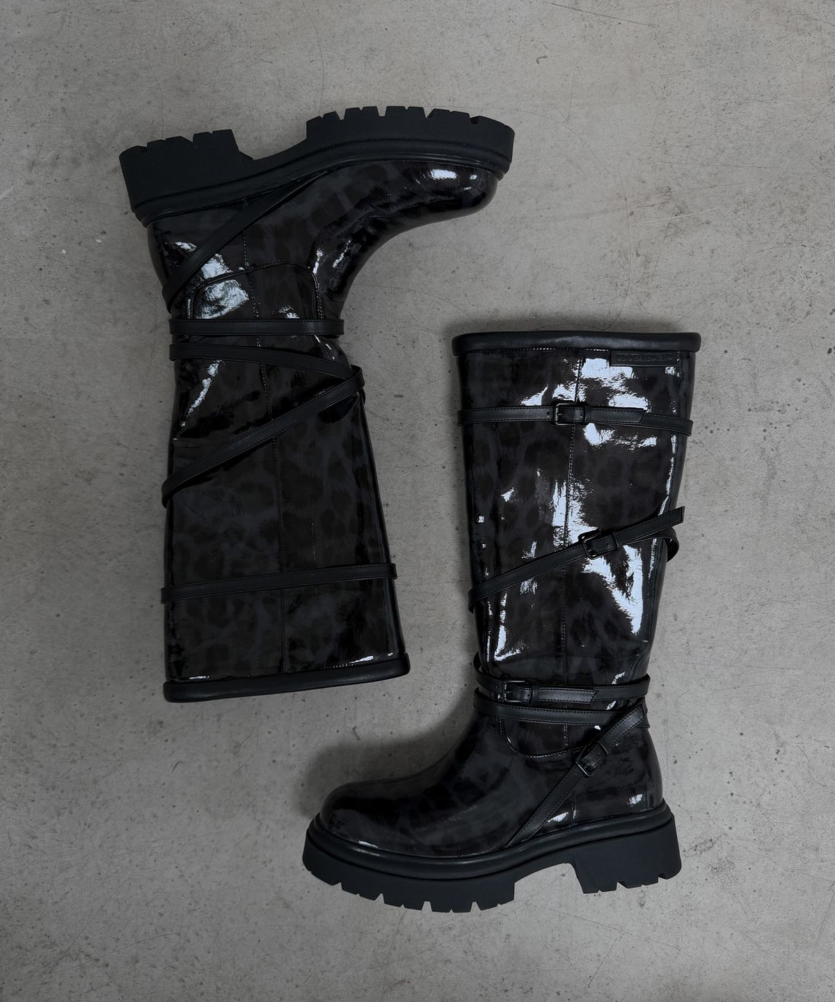 이크닉(IHCNIK) [X ODOR] Glossy Leopard Rain Boots