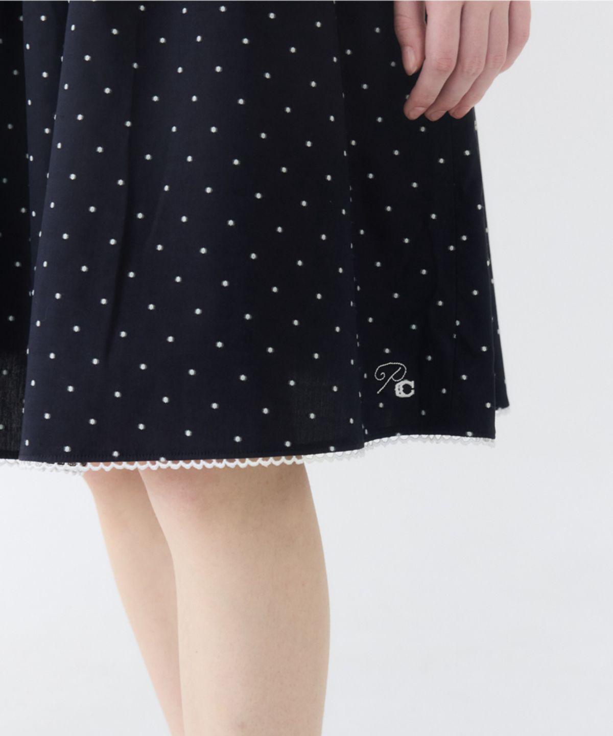 지비에이치 어패럴(GBH APPAREL) COTTON POLINE SKIRT / NAVY DOT
