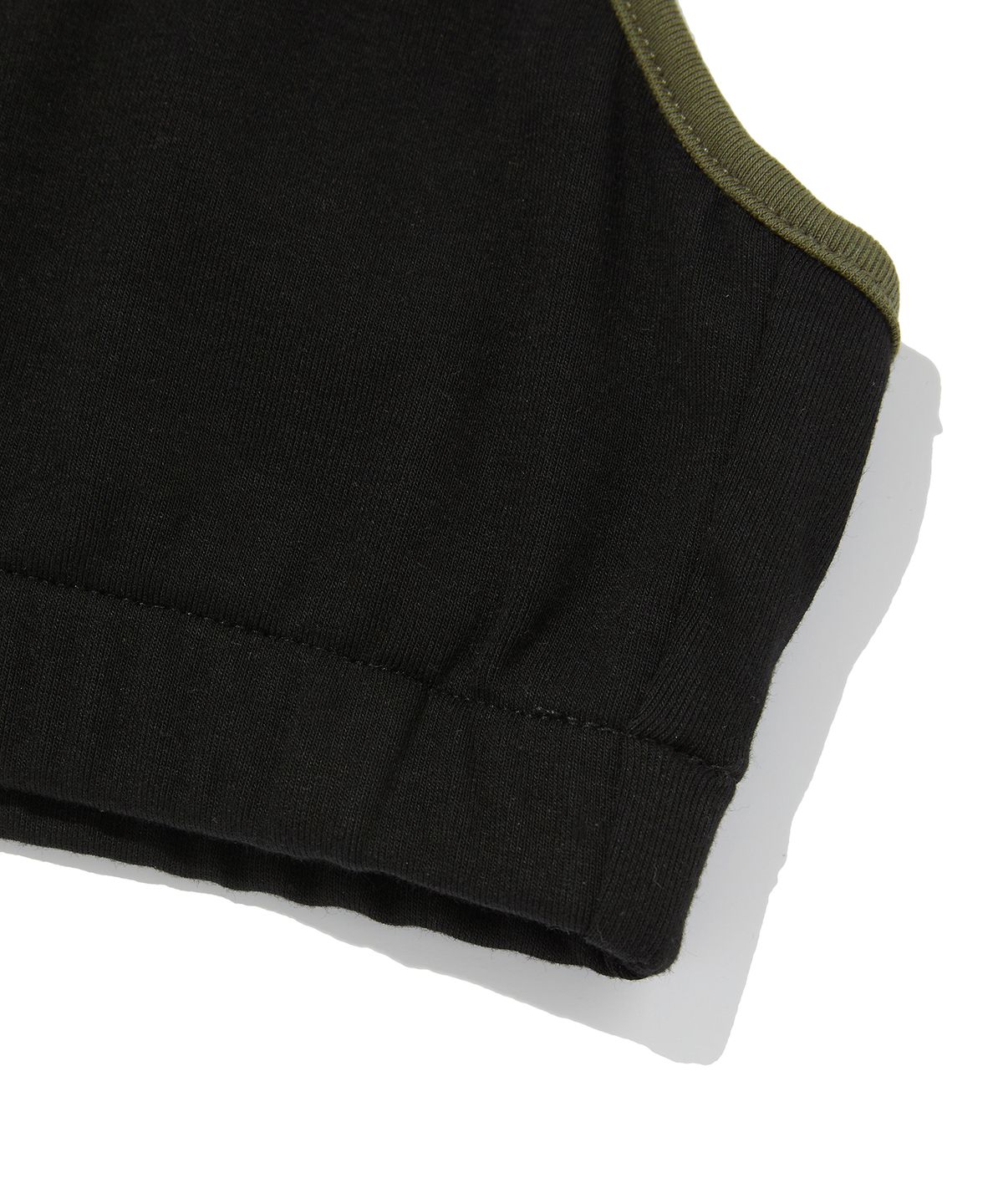 스웨이드(SUADE) COLOR BLOCK SLEEVELESS [BLACK]