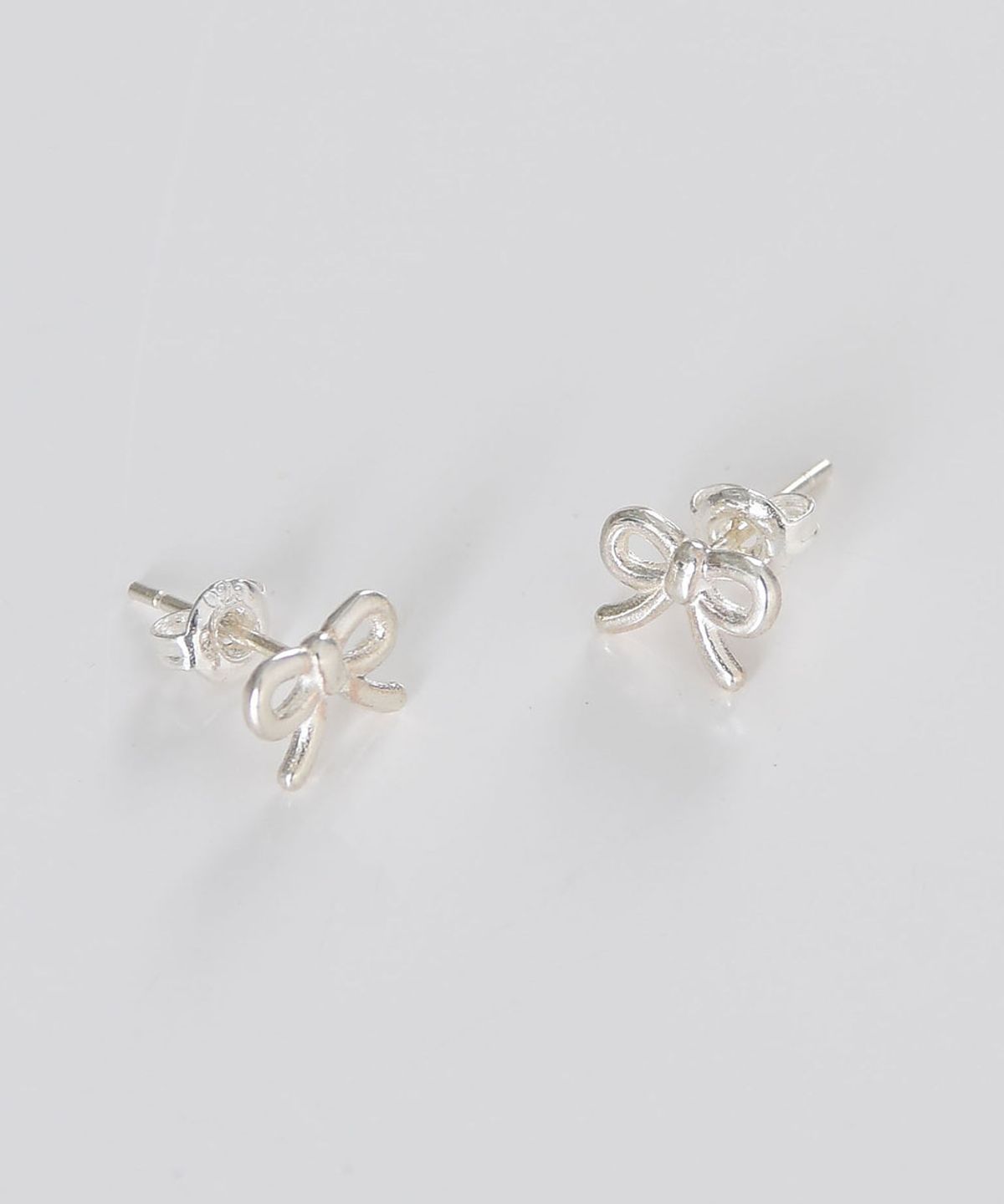러브트릭스(LOVETRIX) Silver 925 Mini Ribbon earring