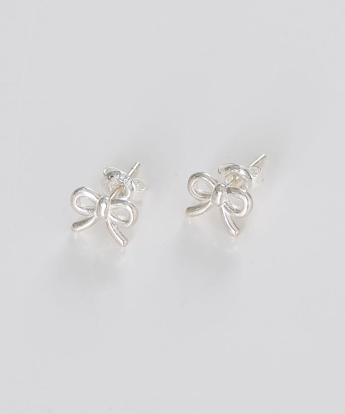 러브트릭스(LOVETRIX) Silver 925 Mini Ribbon earring