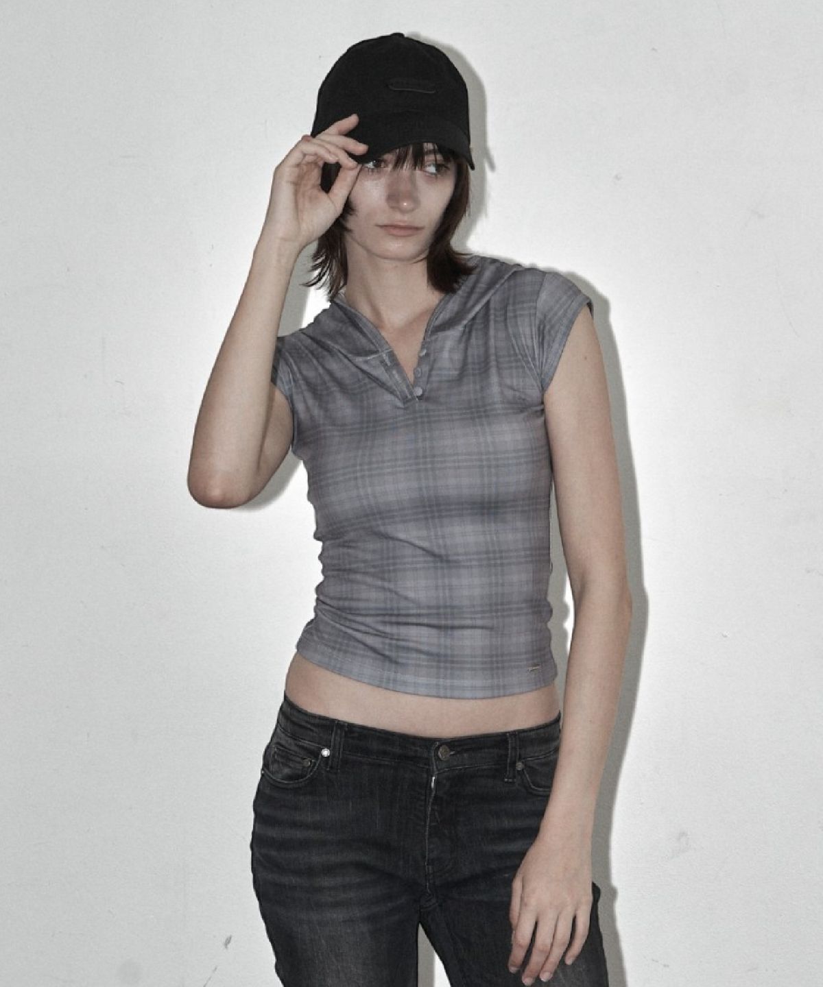 시너진(SYNERJYN) CHECK HOODED SHORT SLEEVE GRAY