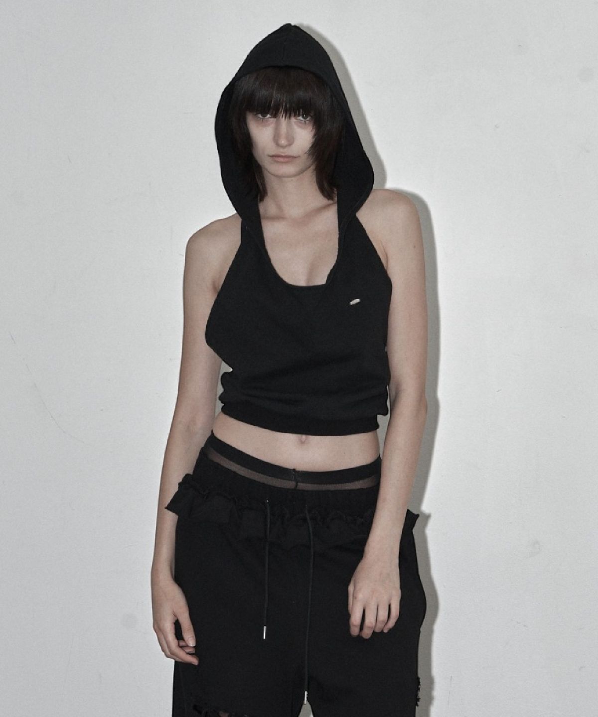 시너진(SYNERJYN) DRAPED HOODED SWEAT TOP BLACK