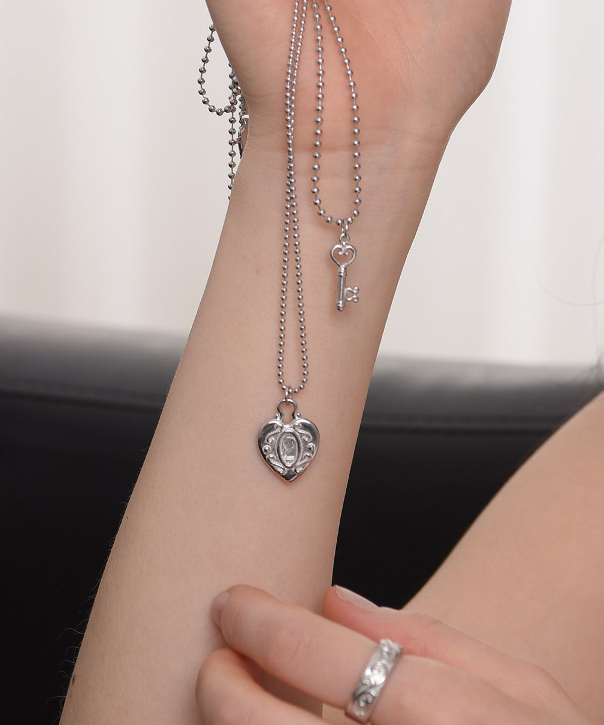 러브트릭스(LOVETRIX) 2way heart lace key&lock Necklace