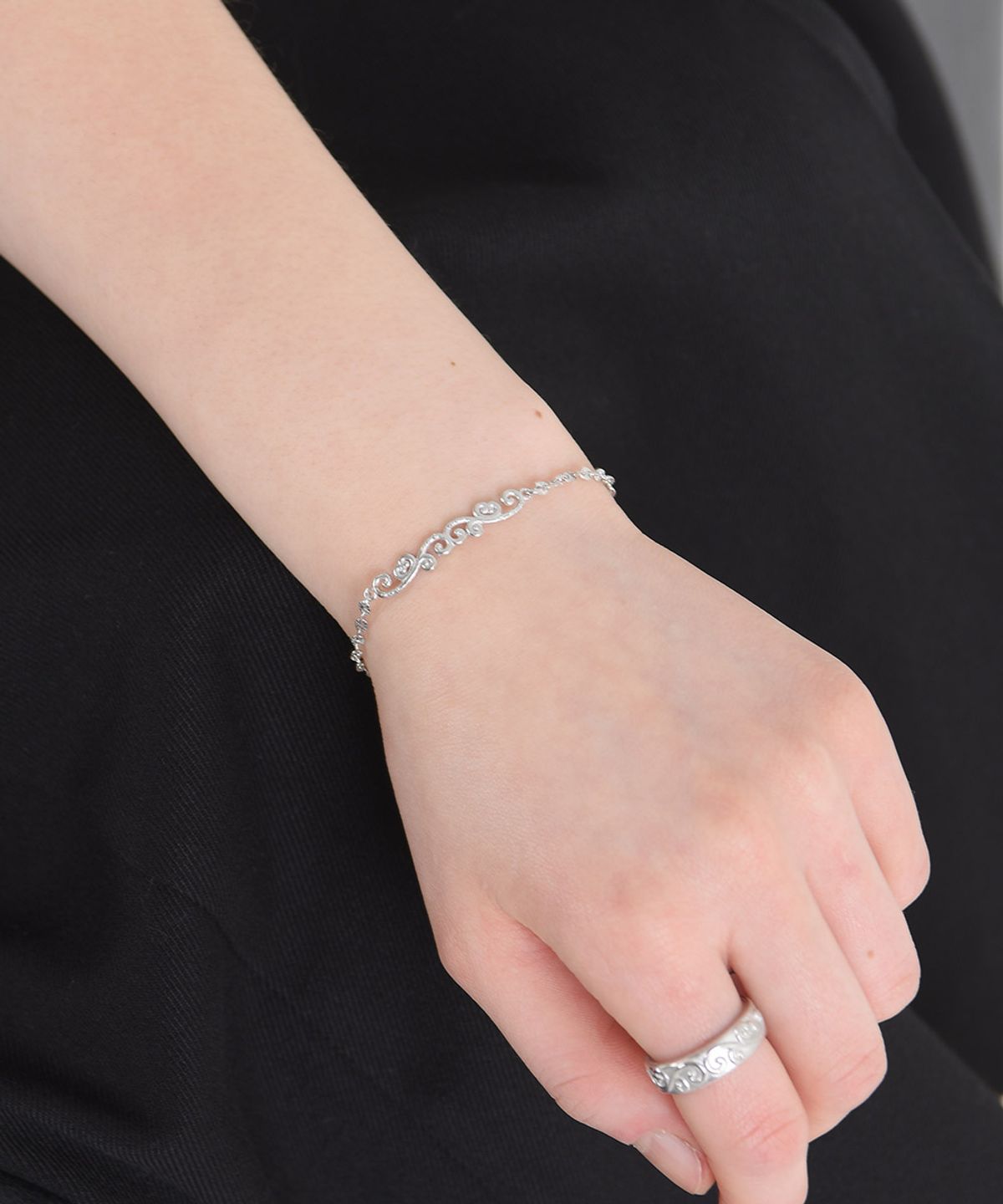 러브트릭스(LOVETRIX) Vintage Lace Bracelet
