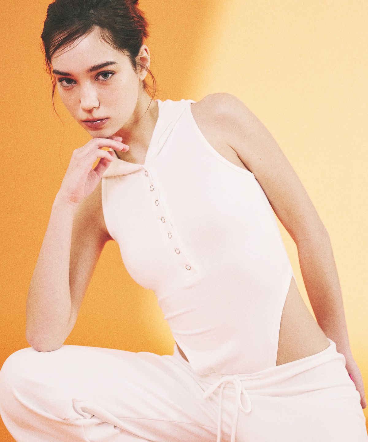 에이알유(A.R.U) SNAP HOOD BODYSUIT