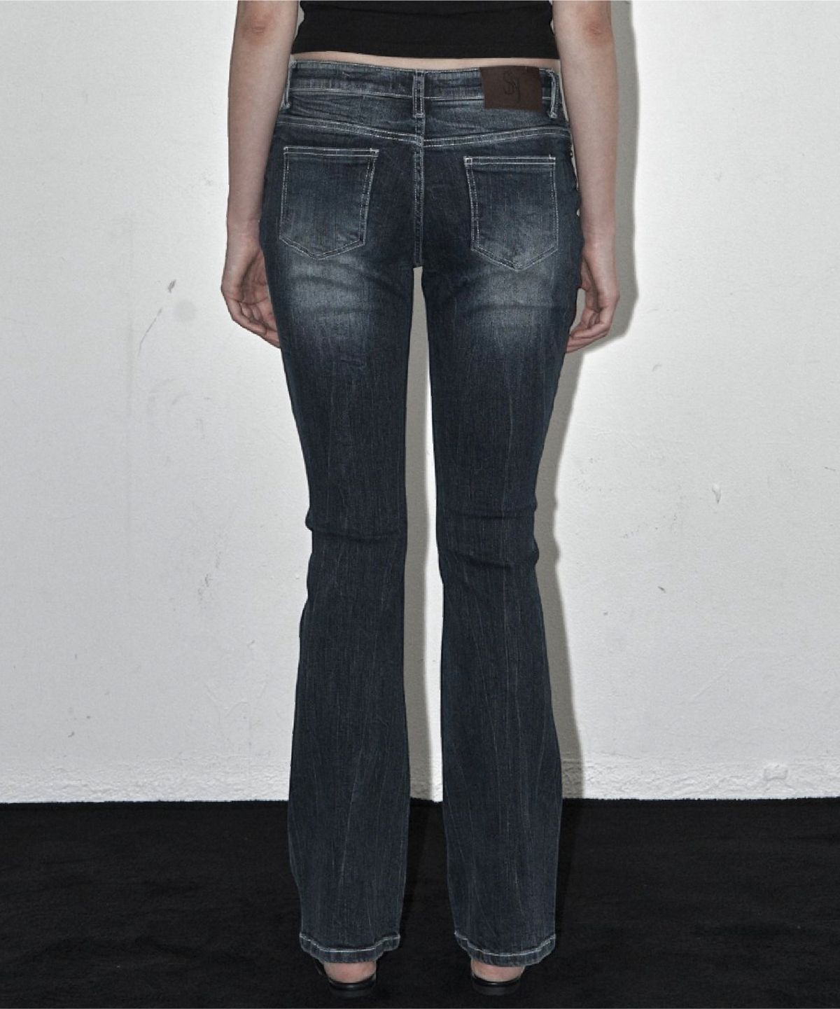 시너진(SYNERJYN) WRINKLE CAT WASHING LOW-RISE JEANS VINTAGE BLUE