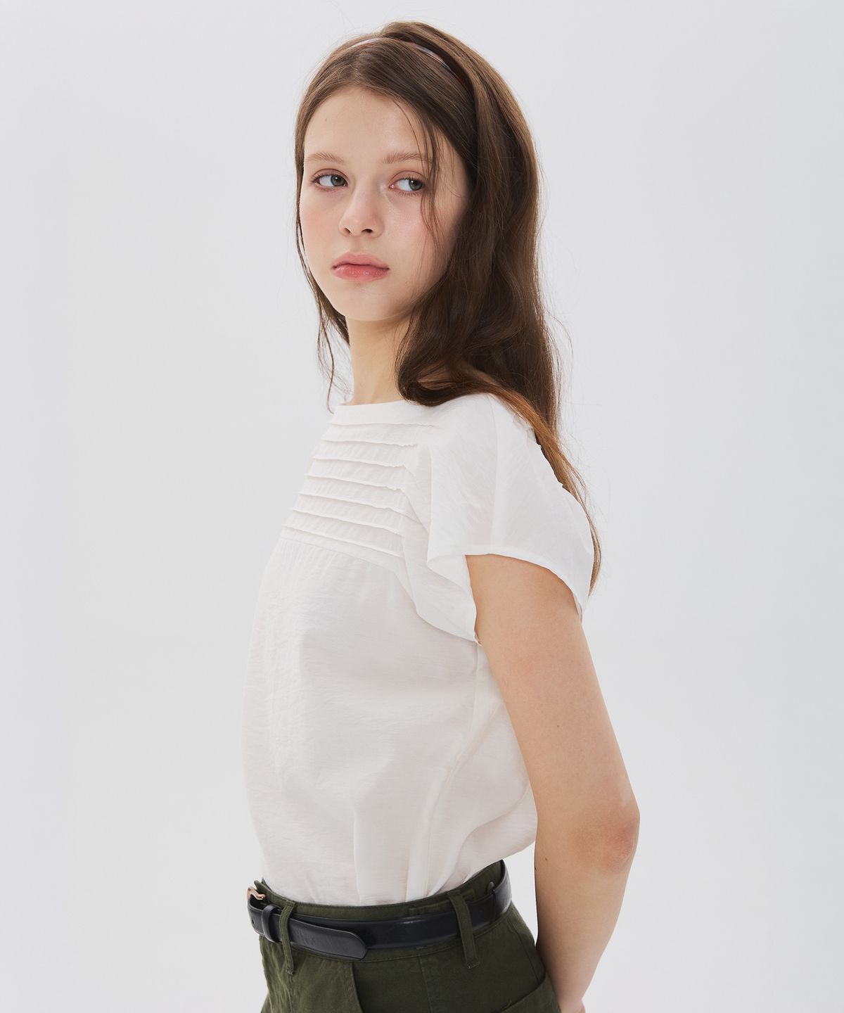 뉴루키(NEW LOOKY) Pintuck blouse_Ivory