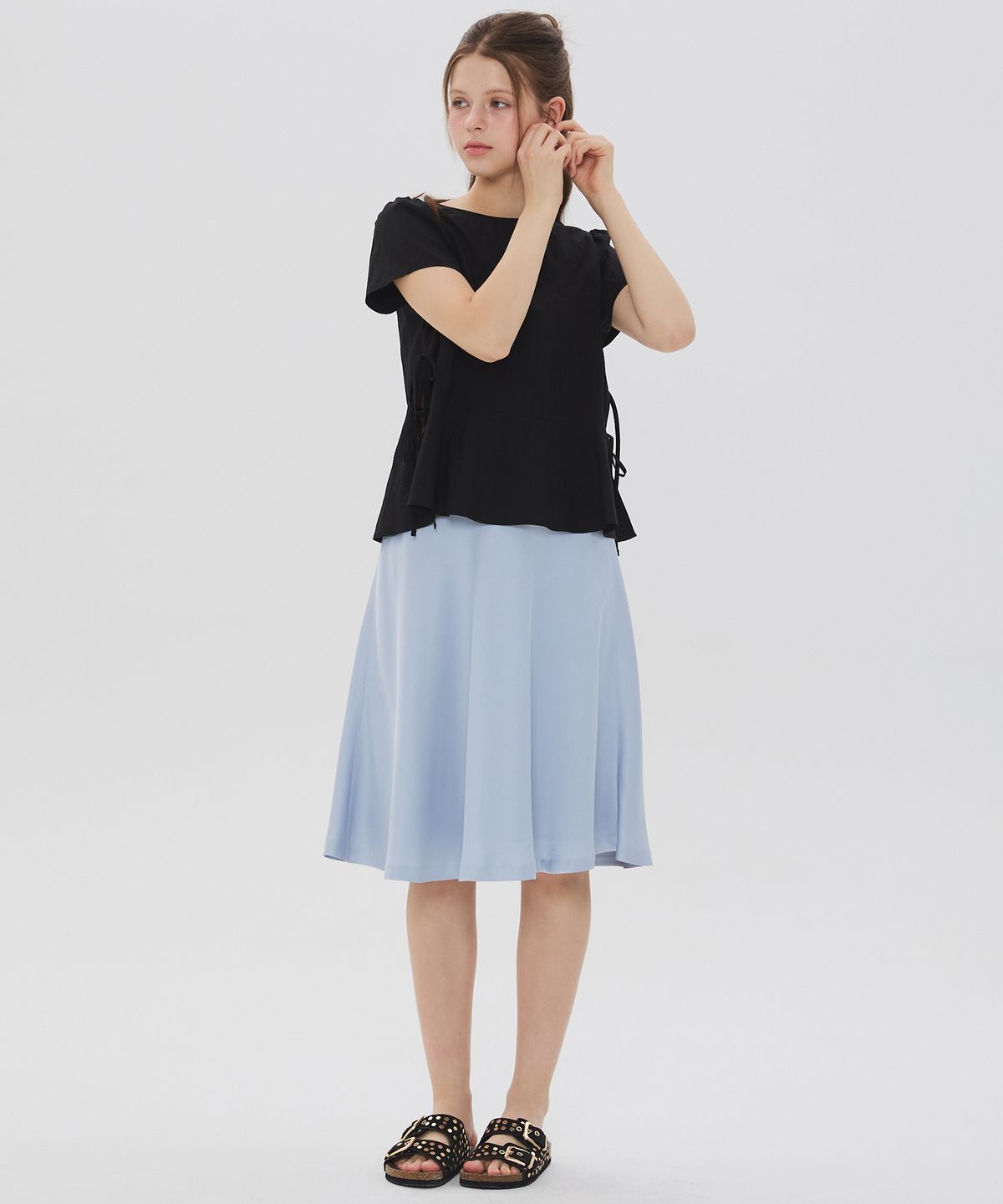 뉴루키(NEW LOOKY) Ribbon blouse_Black